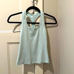 Lululemon Racerback tank top cropped in mint green.